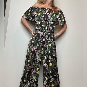 Bebe Jumpsuit Off-Shoulder Ruffle Top, Elastic Waistband with Tie Belt size 8